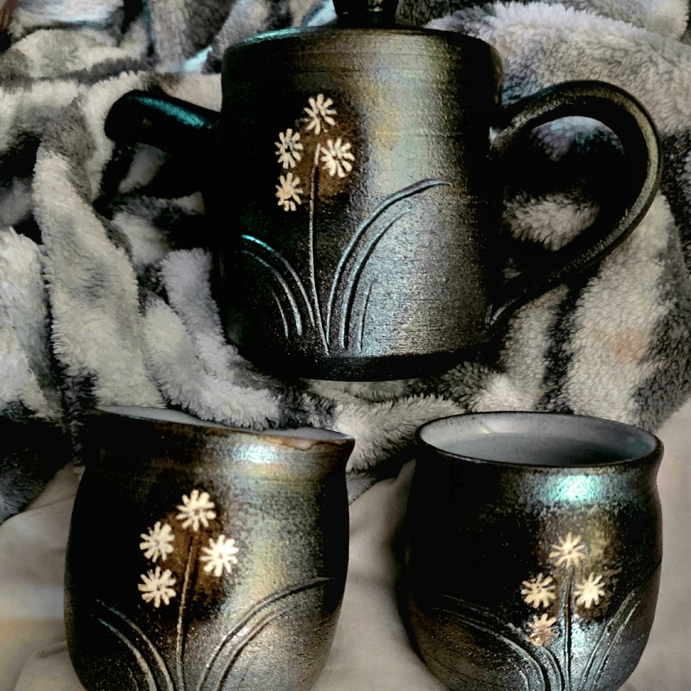 Three piece pottery set